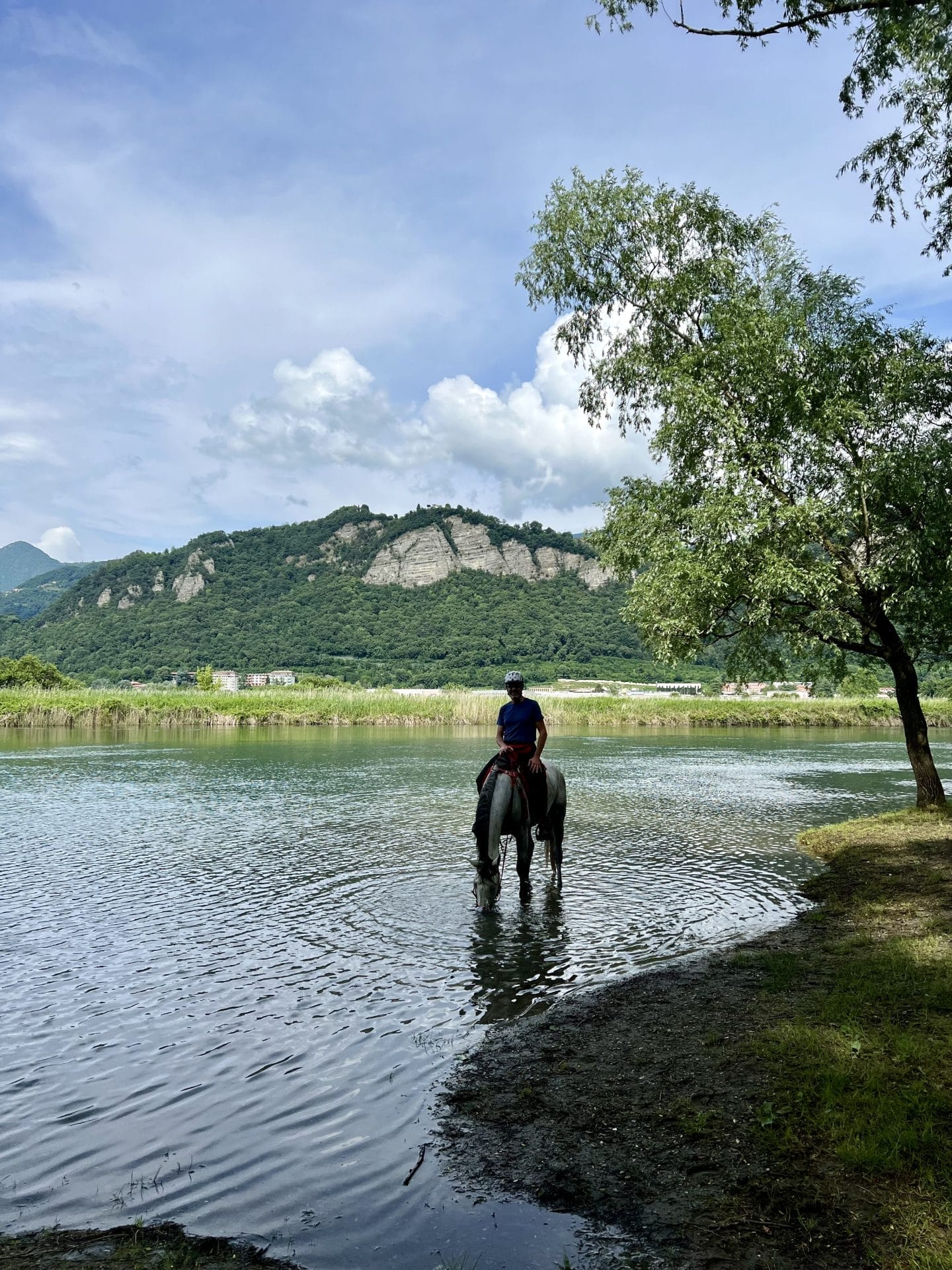 passeggiata cavallo lago annone